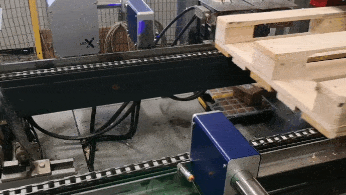 Pallet-in-legno-marcato-con-stampa-getto-inchiostro